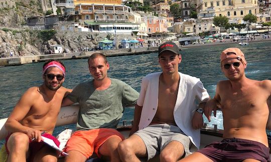 Excursión en barco a Sorrento, Capri y Positano con el yate a motor Aprea Mare