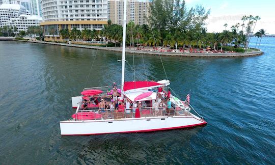 Catamaran Party Boat de 50 pieds (42 personnes maximum) Comprend : capitaine et équipage