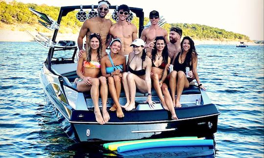 **5-STAR Wake Surf Experience on Lake Austin!!**