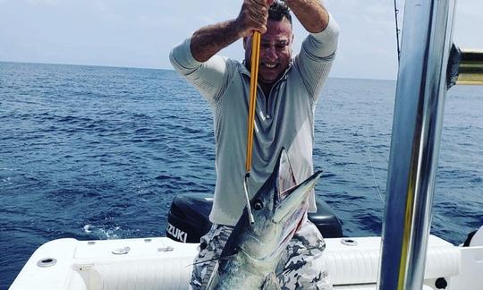 ¡Disfruta de un viaje de pesca profunda en Cartagena, Colombia, con un capitán que habla inglés!