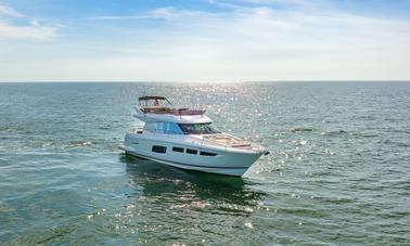 Prestige Flybridge 59ft Luxury Yacht Charter in Chicago, Illinois