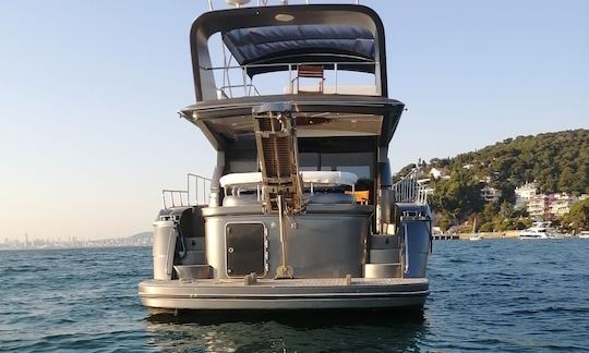 60ft Motor Yacht Charter for 12 people B17 in  İstanbul, Turkey