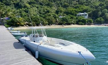 Bateau Intrepid à console centrale de 37 pieds pour 12 personnes à St. John