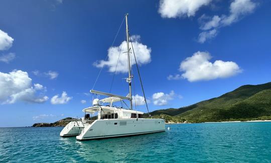 Catamarã à vela de 45' em lagoa em St. Thomas, Ilhas Virgens dos EUA