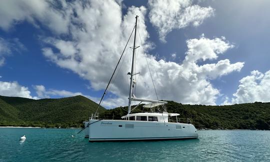 Catamarã à vela de 45' em lagoa em St. Thomas, Ilhas Virgens dos EUA