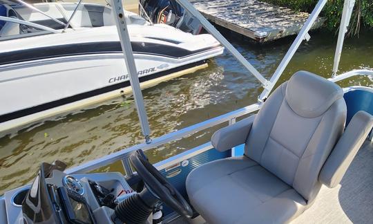 2023 Avalon Pontoon: Alquiler de pontones en Fort Pierce para 8 personas