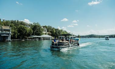 Luxury 27ft Tritoon on Lake Austin - With Captain & Optional Goats!