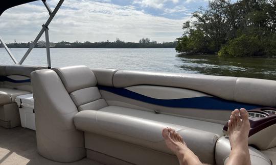 2019 Bennington Pontoon Boat Rental in Sarasota, Florida!!