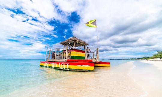 Tiki Boat Cruise in Negril 7 mile beach, Jamaica