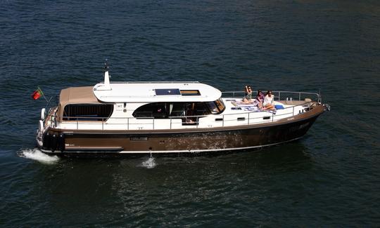 Jetten 44 Motor Yacht Charter in Vila Nova de Gaia, Portugal