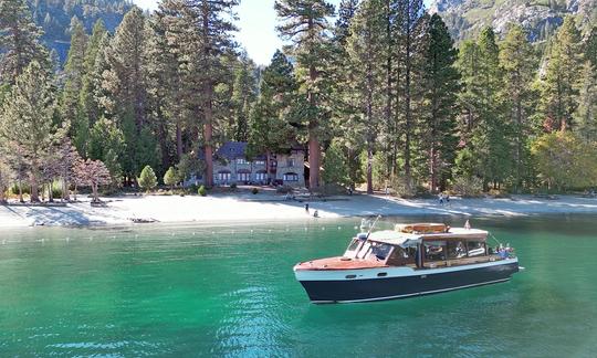 Aluguel de táxi aquático Chris Craft Venetian de 40 pés em South Lake Tahoe - até 20 convidados