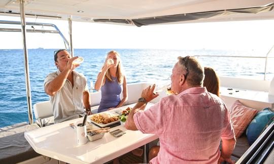 Luxe Catamaran in Waikiki, Hawaii - 43ft Private Catamaran Yacht