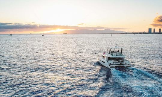 Luxe Catamaran in Waikiki, Hawaii - 43ft Private Catamaran Yacht