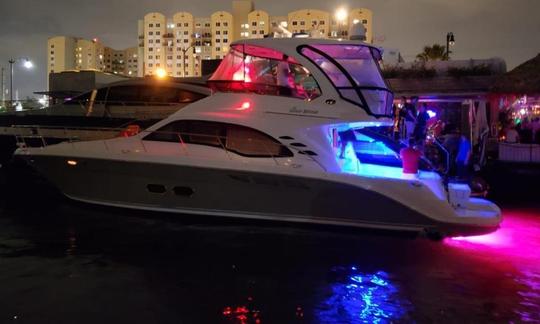 💥Hit the Water in Style with this 58' SEA RAY for up to 12 peoples in Miami 