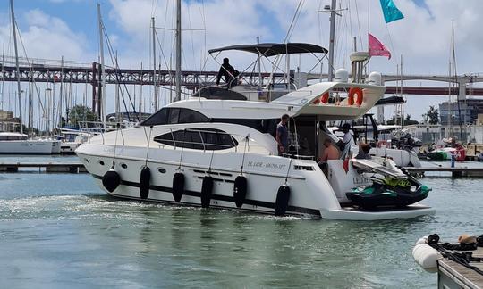 Iate de luxo Azimut de 52 pés em Lisboa, Portugal