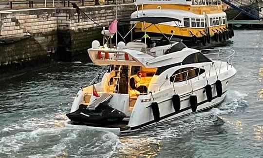 Iate de luxo Azimut de 52 pés em Lisboa, Portugal