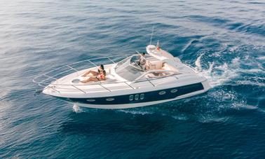 ¡El mejor día de sus vacaciones en Marbella a bordo del Absolute 39 Motor Yacht!