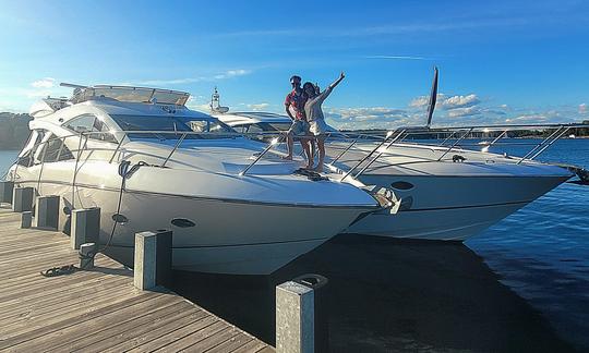 Elegante iate Sunseeker Manhattan com um capitão local em barcos de Helsinque, Finlândia