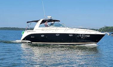 Rinker 41ft Motor Yacht Percy Priest Nashville