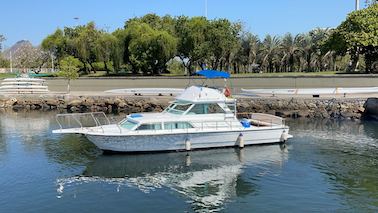 34ft Carbas Mar Retrô Speedboat Rental in Rio de Janeiro, Brazil