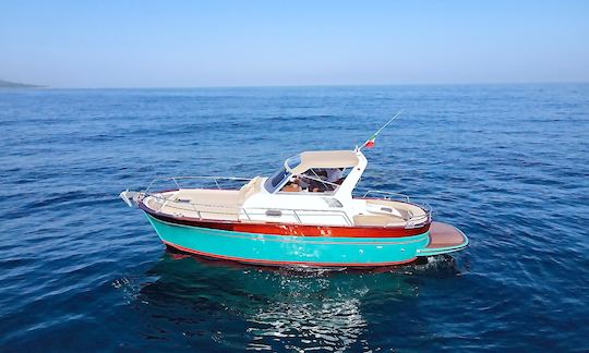 Motor Boat 25' Gozzo Jeranto 750 Classic in Sorrento, Italy