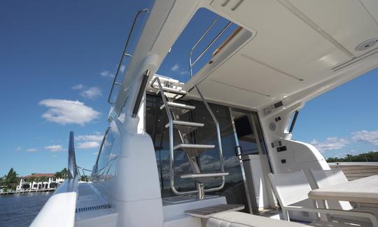 Stern view of Yacht - Stairs to Flybridge