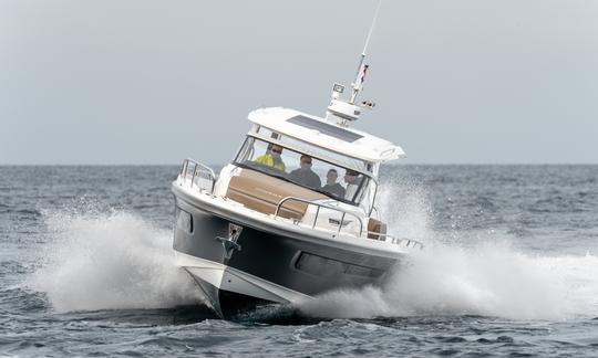 Yate a motor Nimbus T11 en alquiler en Sukošan, podemos entregar el barco de Pag a Split