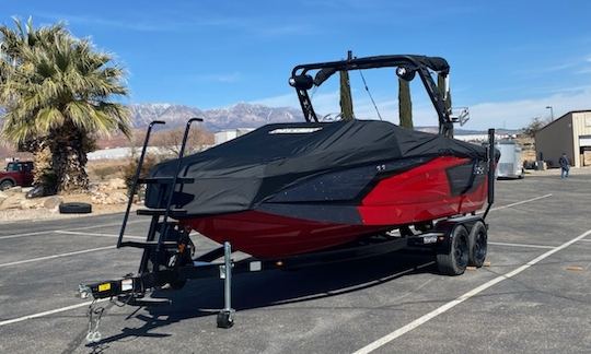 23' HeyDay Surf Boat Rental in Hurricane, Utah