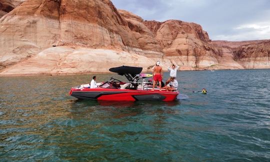 23' HeyDay Surf Boat Rental in Hurricane, Utah