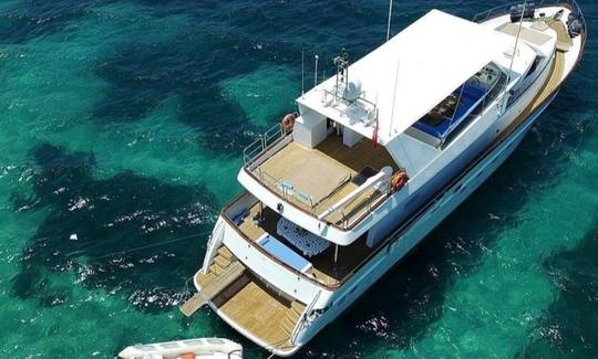 Luxury Motoryacht For Daily Cruise