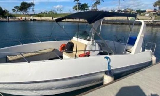 Tecnoboat 29-foot speedboat for tours in Rio de Janeiro