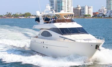 Oferta da semana! Iate Azimut de 70 pés para alugar em Cartagena, Colômbia