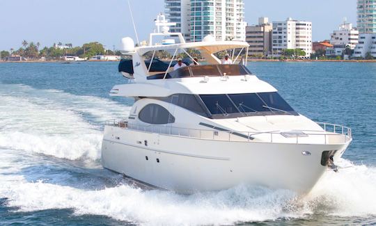 今週のディール！コロンビアのカルタヘナにあるAzimut 70フィートヨットのレンタル