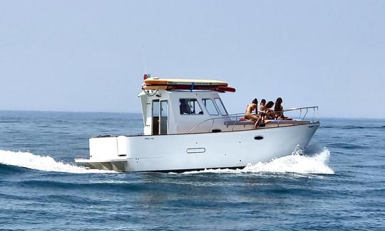 Yacht à moteur Ribera 980 pour une journée complète en mer et nuit à bord à Portimão, Faro