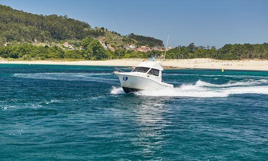 Rent the 29ft ''Txampa Hiru'' Rodman Boat in Vigo, Spain