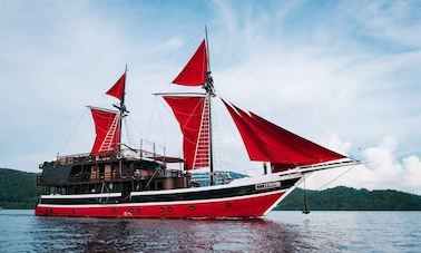 Indonesian Phinisi Charter in Raja Ampat, Indonesia