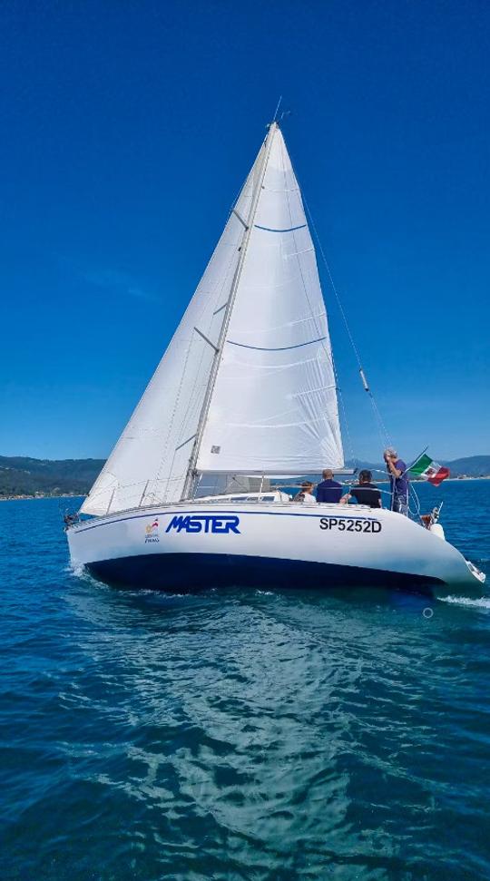 Velero Elan 33 en Bocca di Magra, Liguria