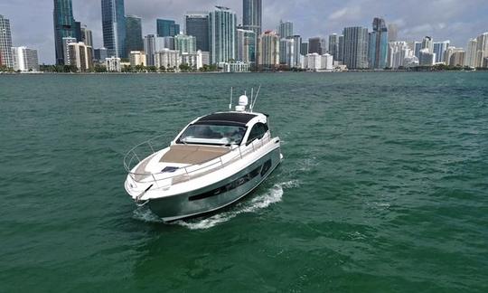 Yacht Azimut Atlantis de 43 minutes au centre-ville de Miami/South Miami Beach