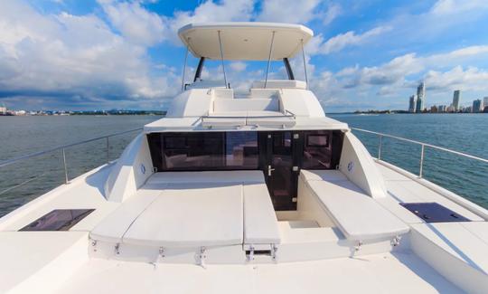 Deal of the Week! Leopard 43 Ft Catamaran for Rent in Cartagena, Colombia.