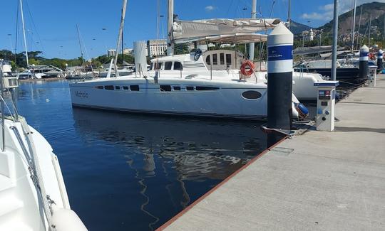 Alquiler de catamarán de crucero Catamaran Dolphin 43 en Río de Janeiro, Brasil