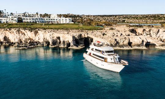 El barco más grande y lujoso de Ayia Napa