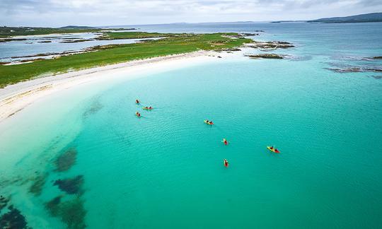 Piragüismo en el mar costero de Connemara