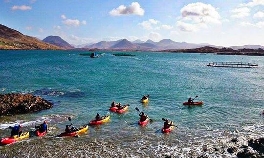 Piragüismo en el mar costero de Connemara