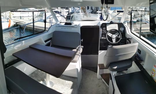 Passeios privados com capitão com o NOVO Beneteau Antares 8 em Rovinj!