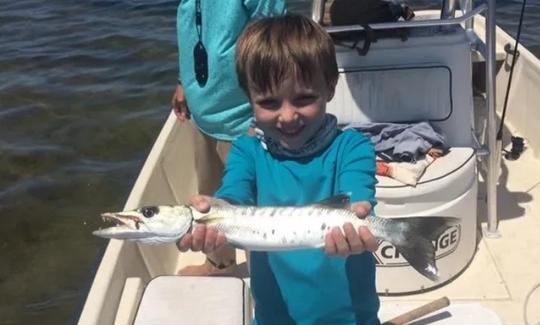 Viaje de pesca cerca de la costa con el Capitán Alex en Bradenton