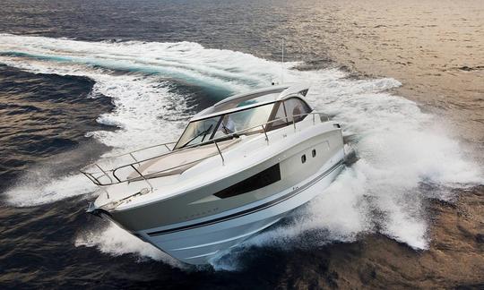 Leader 36 Jeanneau Motor Yacht Rental in Grimaud, Provence-Alpes-Côte d'Azur