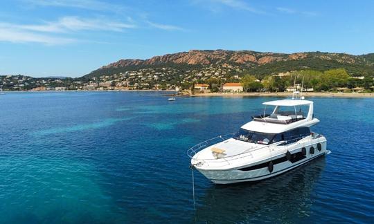 Prestige 590 Jeanneau Yacht Charter in Saint-Raphaël, Provence-Alpes-Cote d'Azur