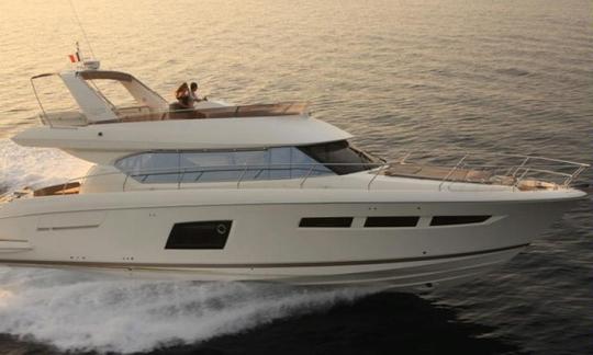 Prestige 620 yacht Charter in Beaulieu-sur-Mer, Provence-Alpes-Côte d'Azur