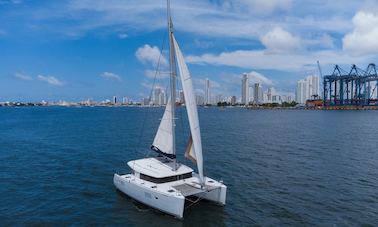 Oferta do dia! Catamarã Lagoon de 40 pés para alugar em Cartagena, Colômbia.