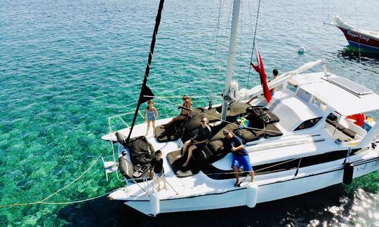 Belize Semi-Private Exclusive All-in-1 Catamaran Tour